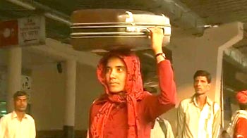 Manju, Rajasthan's first woman coolie (porter)