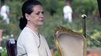 Videos : बेनी प्रसाद का बयान पार्टी का बयान नहीं : सोनिया गांधी