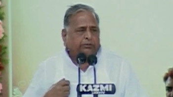 Mulayam praises Advani, tells son Akhilesh to put house in order