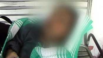 Videos : दिल्ली : ट्रेन में मिली लावारिस बच्ची