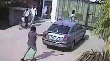 Videos : सीसीटीवी में कैद हुए हत्यारे