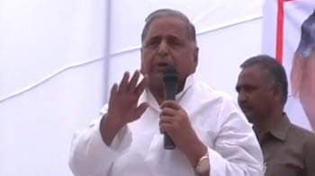 Video : Mulayam says the Congress 'cheats and is clever'