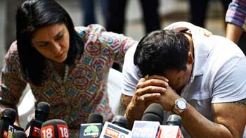 Sanjay Dutt breaks down, says won't apply for pardon