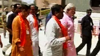 Videos : गुजरात विधानसभा में पेश हुआ लोकायुक्त बिल