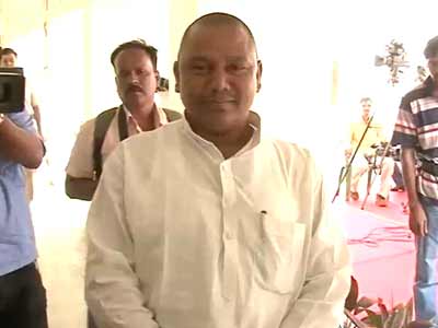 This legislator has an SUV, owns gold but is still below the poverty line