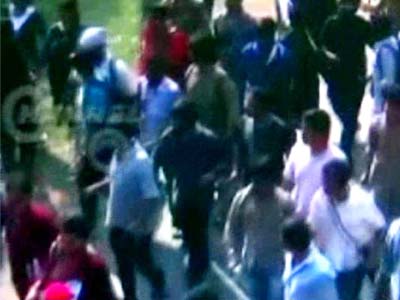 Kolkata student leader's death: CCTV shows protesters allegedly beating up cop Kolkata student leader's death: CCTV shows protesters allegedly beating up cop