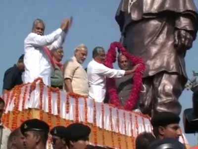 BJP celebrates foundation day; Rajnath attends Modi's function
