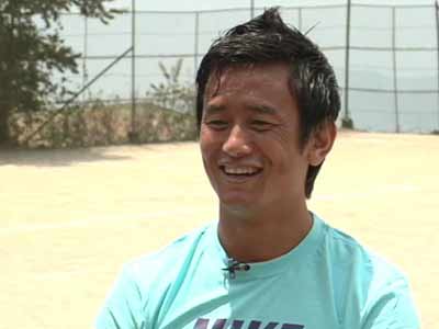 Video : Bhaichung Bhutia visits his school to promote Marks for Sports Campaign