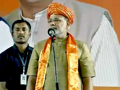 Video : Modi tears into Rahul's 'beehive' theory