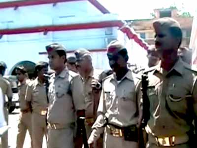 इलाहाबाद : वैन का ताला तोड़ दस कैदी फरार