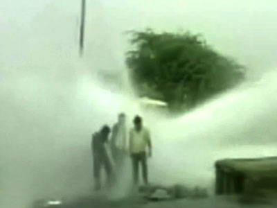 सूखे से तपते महाराष्ट्र में ऐसे बर्बाद हो रहा है पानी