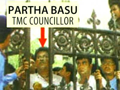 प्रेसिडेंसी विश्वविद्यालय हिंसा में दिखे तृणमूल नेता