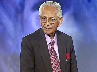 Justice J S Verma honoured for fighting for justice for the Indian Woman