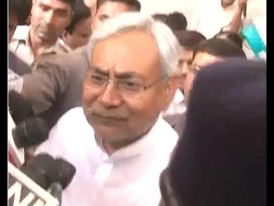 गोधरा कांड : कानून व्यवस्था के लिए नीतीश ने साधा मोदी पर निशाना