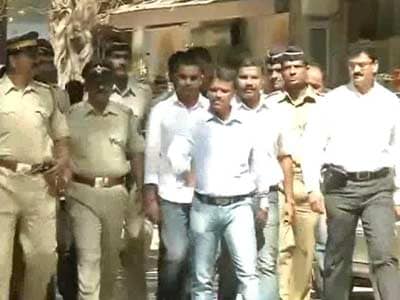 Video : Cop slapping incident: Probe report soft on Maharashtra MLAs