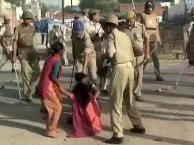 Video : India's shame: mother demanding justice for dead daughter beaten