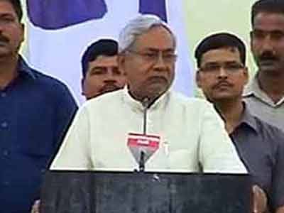 Congress woos Nitish with a Rs. 12,000 crore grant for Bihar from Centre Congress woos Nitish with a Rs. 12,000 crore grant for Bihar from Centre