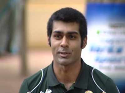 Karun Chandhok, India's top F1 driver, goes back to school