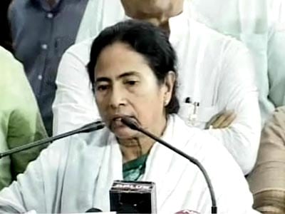 Video : Mamata Banerjee blames centre for chit fund scam in West Bengal