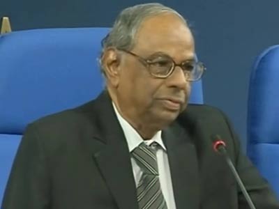 Economy to grow at 6.4% in 2013-14, inflation to remain at 6%: Rangarajan