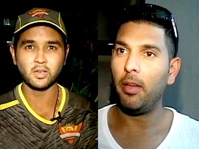 Video : Former cricketers, teammates wish Sachin <i>paaji</i>