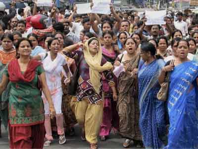 Chit fund scam: Helpless investors protest; political bickering continues