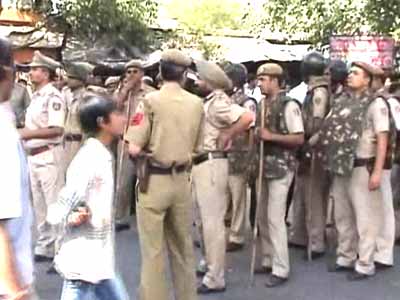 17-year-old boy found dead in Delhi school, parents allege murder