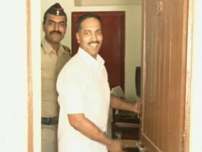 Caught on camera: VIP treatment for senior Gujarat cop arrested in Sohrabuddin case