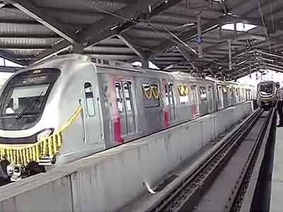Videos : मुंबई में भी दौड़े मेट्रो ट्रेन के पहिये