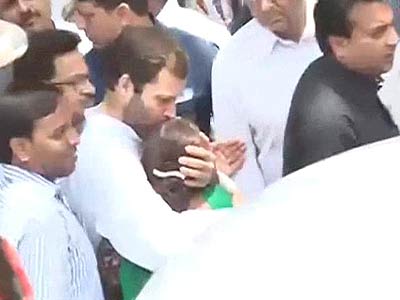 सरबजीत के परिवार से मिले राहुल गांधी
