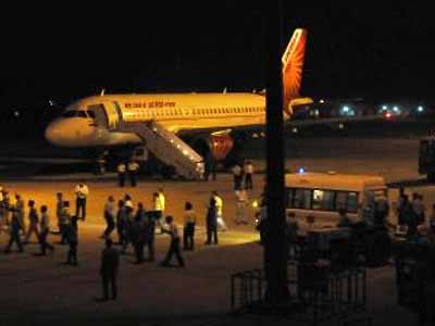 न्यूजरूम : सरबजीत का शव लेकर विशेष विमान पहुंचा अमृतसर