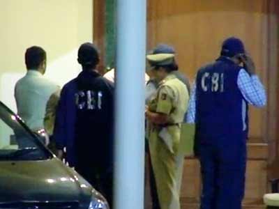 रेल मंत्री का भांजा रिश्वत लेने के आरोप में गिरफ्तार