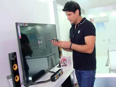 LG's showcases a 55-inch OLED TV