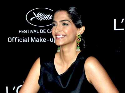 Video : Sonam's Cannes fashion advice for Vidya