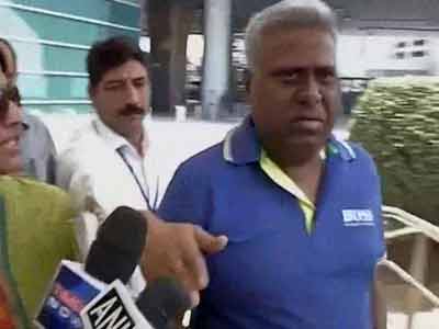 CBI a 'caged parrot', chief Ranjit Sinha agrees CBI a 'caged parrot', chief Ranjit Sinha agrees