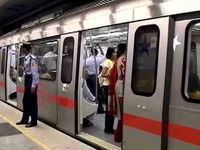 Video : Delhi Metro says think before you drink