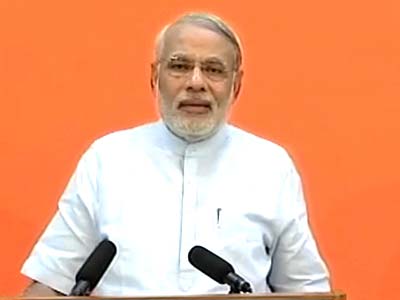 PM invites Nawaz Sharif, Narendra Modi slams 'chicken biryani' politics