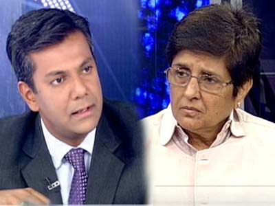 Cop slaps woman for drinking in car: who is on the wrong side of law?