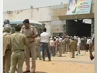 रोहतक : खाली हुआ विवादित आश्रम