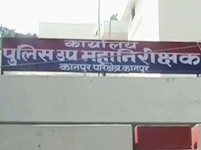 रिपोर्ट की रिसीविंग मांगी तो पुलिस ने हाथ पर लगाई मुहर