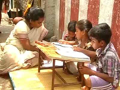 Video : Jayalalithaa vs Karunanidhi over English in government schools