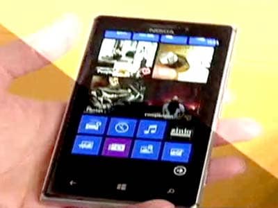 Nokia launches Lumia 925 in London