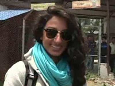 Video : In a first, a Saudi woman climbs Mount Everest