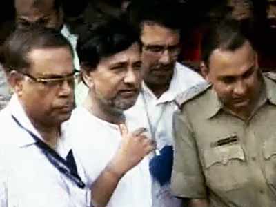 चिटफंड घोटाले के आरोपियों के जेल में भी ठाठ