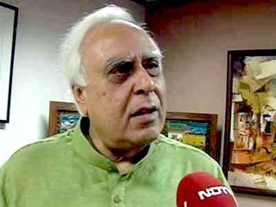 Video : State government failed to provide security: Kapil Sibal on Chhattisgarh Naxal attack