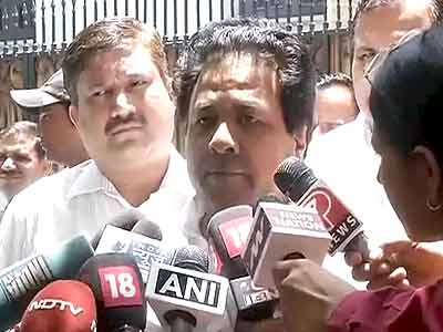 जांच प्रक्रिया से दूर रहें श्रीनिवासन : राजीव शुक्ला