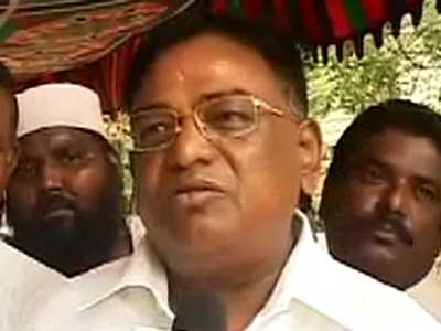 'Public mandate demands Srinivasan needs to step down'