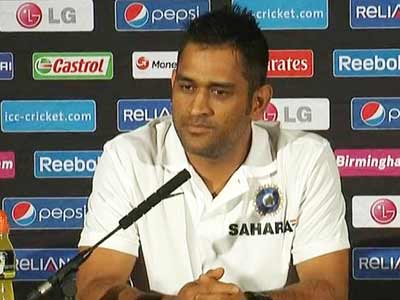 Will answer questions on controversies when the time comes: Dhoni