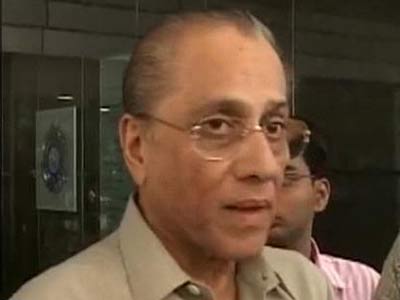Srinivasan steps aside, Jagmohan Dalmiya to be interim BCCI chief