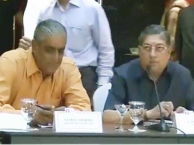 श्रीनिवासन लगे किनारे, डालमिया होंगे अंतरिम अध्यक्ष